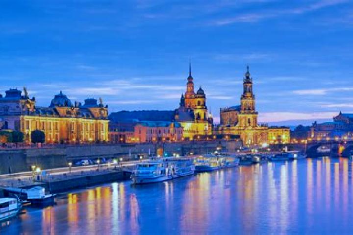 Luna, 26 — Escort in Elbe, Germany