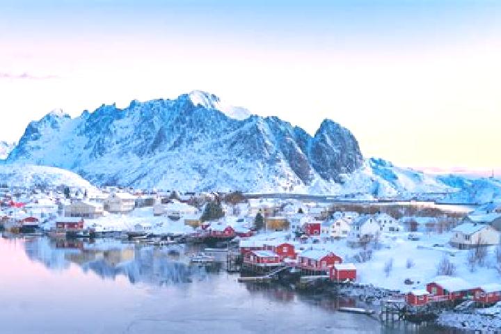 Luna, 26 — Escort in Reine, Norway