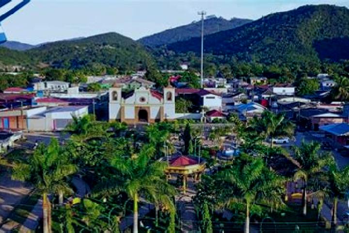 Luna, 26 — Escort in Taulabe, Honduras