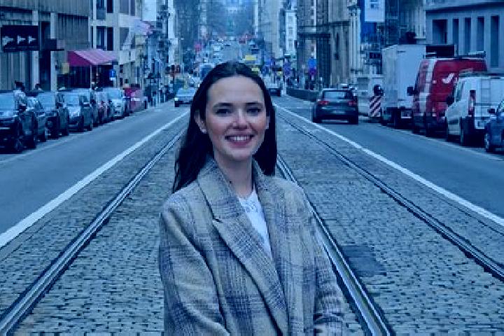 Luna, 26 — Escort in Thiaumont, Belgium