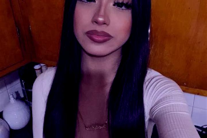 Luna, 27, a black dark-eyed latina companion based in Pau. Offering Overnight, A-Level, Fetish. Available for incall and outcall, overnight bookings available.