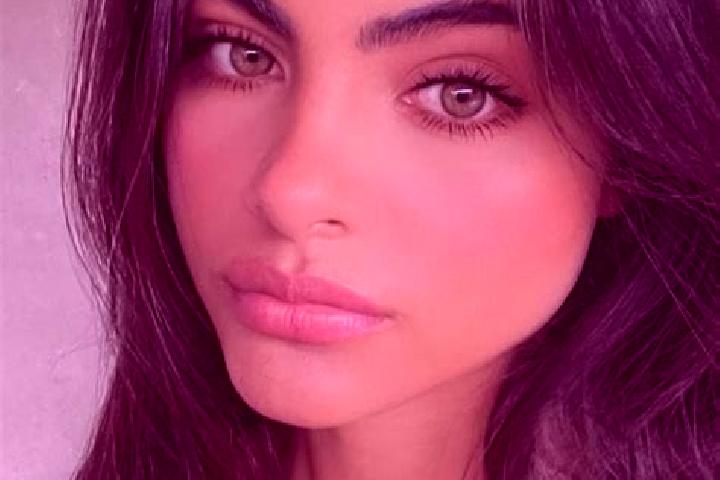 Luna, 27, a black hazel-eyed middle eastern companion based in Ukum. Offering Fetish, Domination, Tantra, Roleplay. Available for incall and outcall, day and...