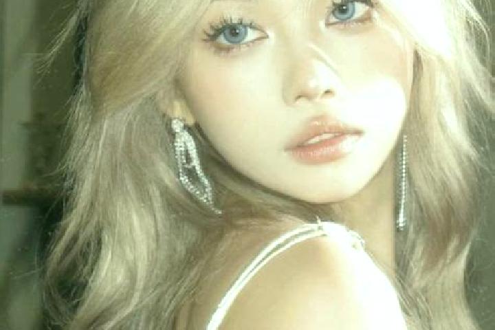Luna, 27, a blonde brown-eyed asian companion based in Elena. Offering Duos, Domination, Couples. Available for incall and outcall, day and evening dates.