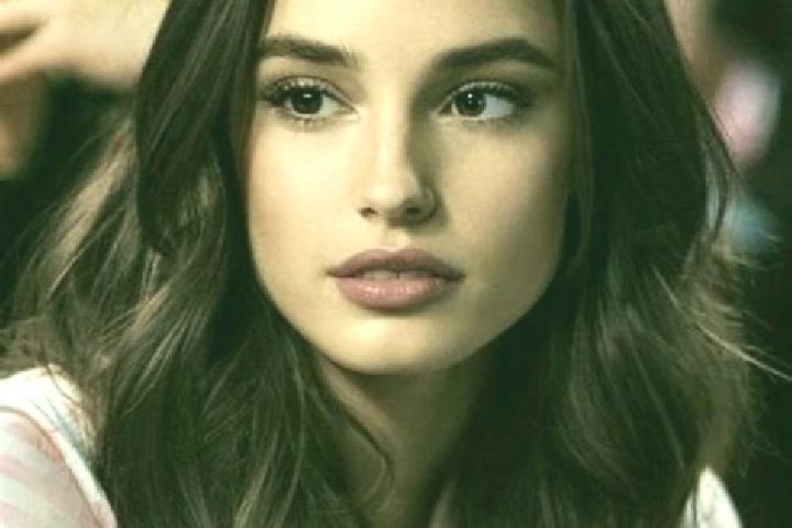 Luna, 27, a brunette brown-eyed indian companion based in Albugnano. Offering Striptease, Overnight, Massage. Available for incall and outcall, overnight boo...