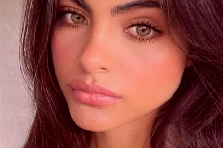 Luna, 27, a brunette dark-eyed caucasian companion based in Brunstatt. Offering BDSM, A-Level, Prostate Massage. Available for incall and outcall, overnight ...
