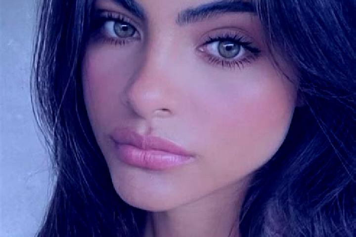 Luna, 27, a chestnut hazel-eyed european companion based in Loma Tendida. Offering BDSM, GFE, Erotic Massage. Available for incall and outcall, day and eveni...