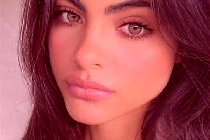 Luna, 27, a dark blonde hazel-eyed caucasian companion based in Burley. Offering Overnight, Girlfriend Experience, 69. Available for incall and outcall, day ...