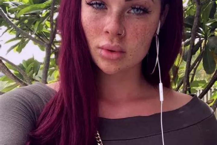 Luna, 27, a red brown-eyed latina companion based in Xacmaz. Offering A-Level, 69, Erotic Massage, Dinner Date. Available for incall and outcall, day and eve...