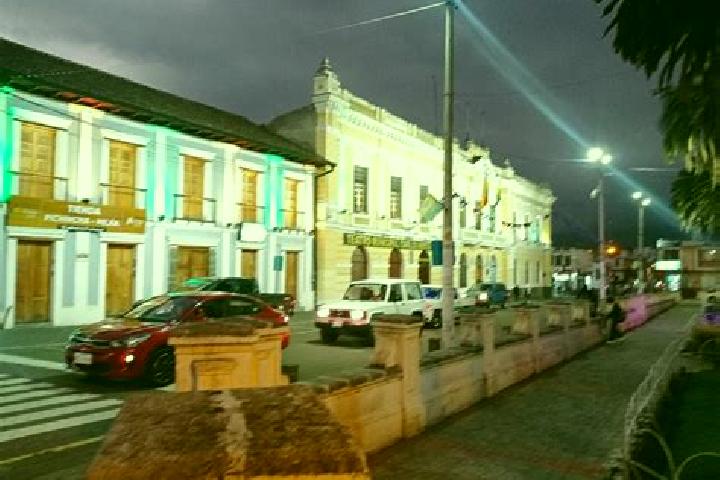 Luna, 27 — Escort in Machachi, Ecuador