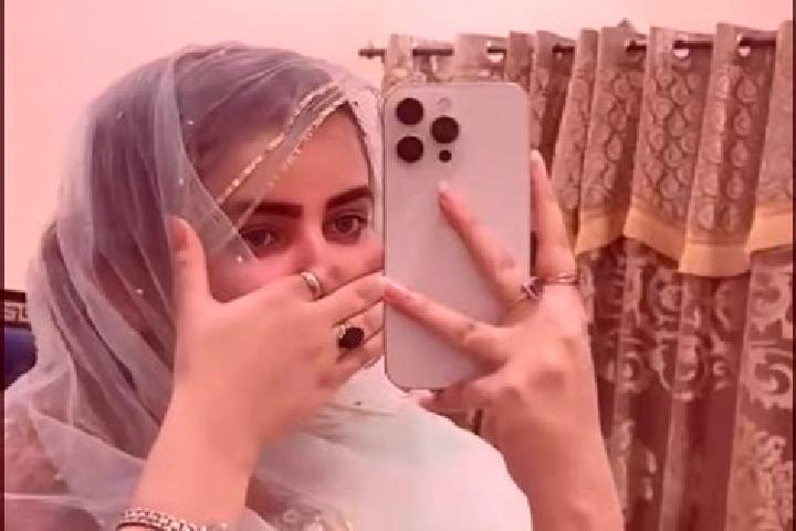 Luna, 27 — Escort in Saidu Sharif, Pakistan