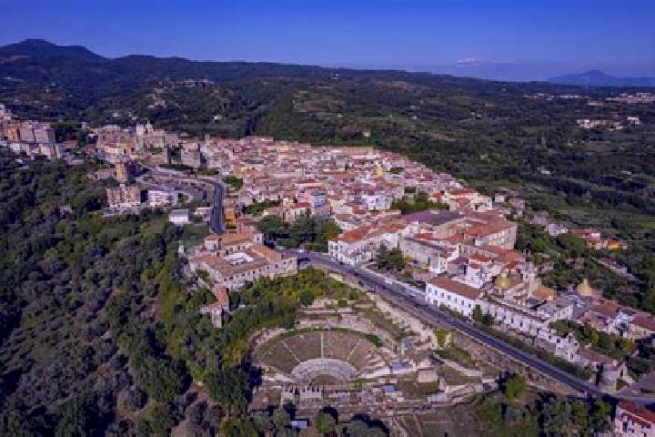 Luna, 27 — Escort in Sant Andrea del Garigliano, Italy