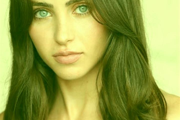 Luna, 28, a brunette brown-eyed middle eastern companion based in La Ermita. Offering Erotic Massage, Tantra. Available for incall and outcall, day and eveni...