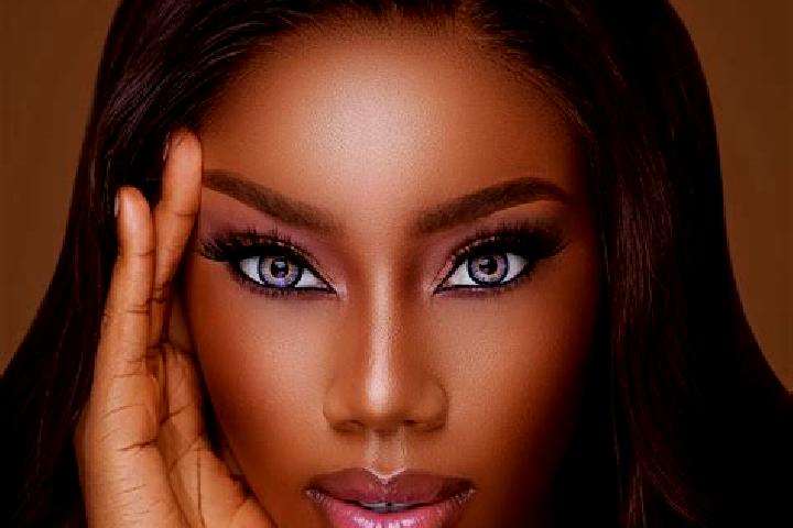 Luna, 28, a chestnut blue-eyed ebony companion based in Xizhi. Offering 69, Fetish, GFE. Available for incall and outcall, overnight bookings available.