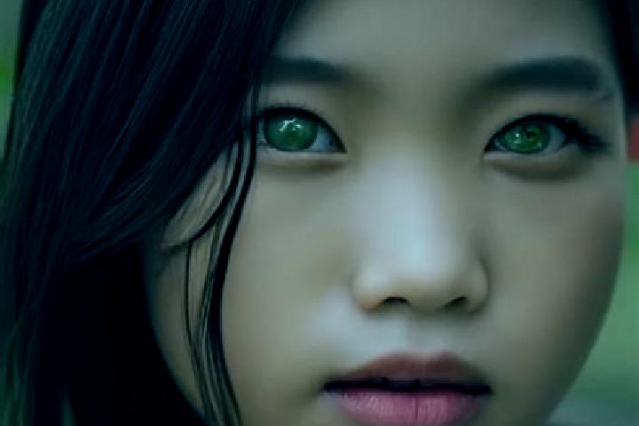 Luna, 28, a red green-eyed asian companion based in Cargo. Offering OWO, Massage, Domination. Available for incall and outcall, day and evening dates.