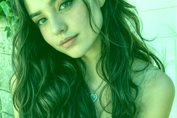 Luna, 28, a red hazel-eyed mediterranean companion based in Nova Santa Barbara. Offering Striptease, Party Girl, Erotic Massage. Available for incall and out...