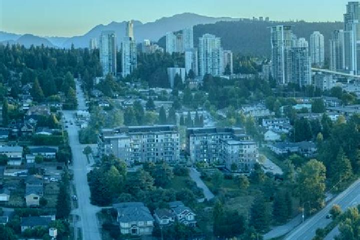 Luna, 28 — Escort in Burquitlam, Canada
