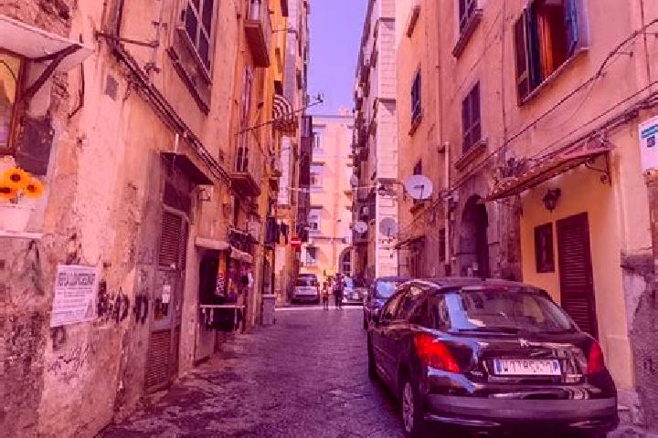 Luna, 28 — Escort in Montecalvario, Italy