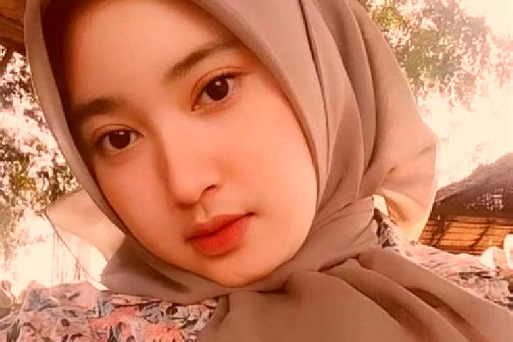 Luna, 28 — Escort in Sampang, Indonesia