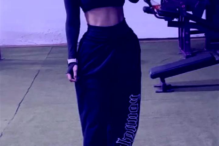 Luna, 28 — Escort in Topa de Cris, Romania