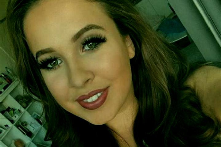 Luna, 29, a auburn brown-eyed middle eastern companion based in Biere. Offering Couples, Striptease, 69, Erotic Massage. Available for incall and outcall, da...