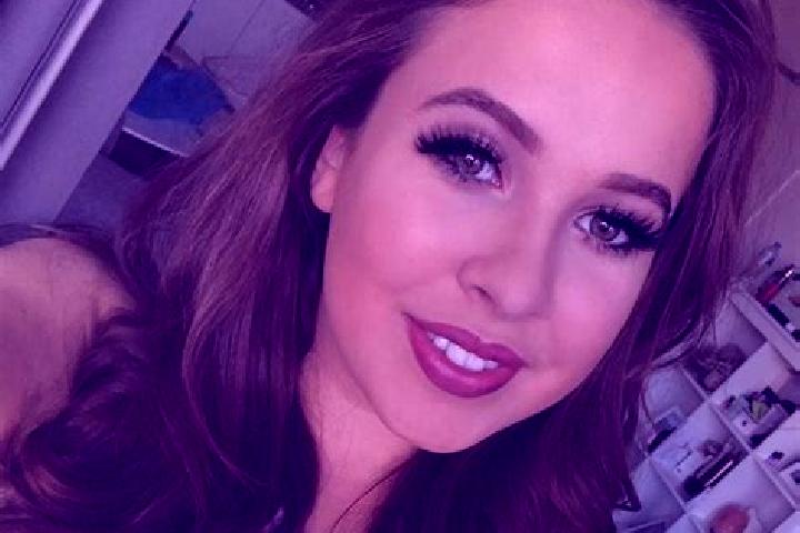 Luna, 29, a dark blonde amber-eyed european companion based in Quintal. Offering Prostate Massage, Couples, GFE, Domination, Deep French Kissing. Available f...
