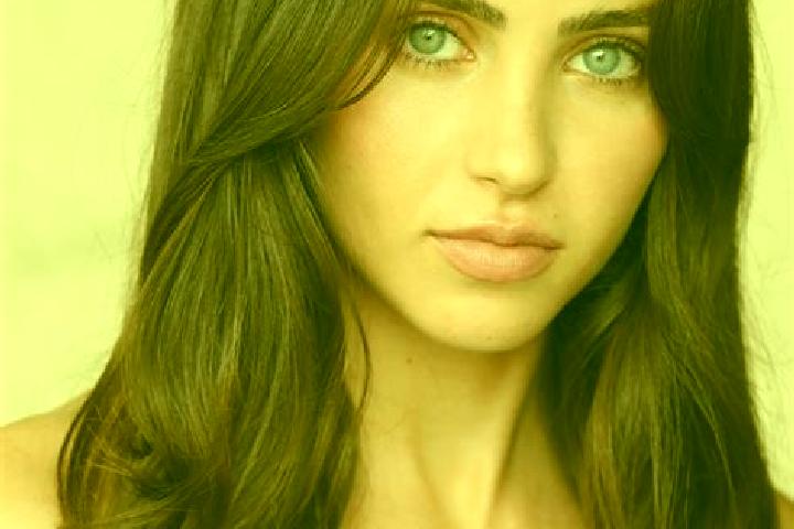 Luna, 29, a red brown-eyed mixed companion based in Reda. Offering BDSM, Striptease, 69. Available for incall and outcall, overnight bookings available.