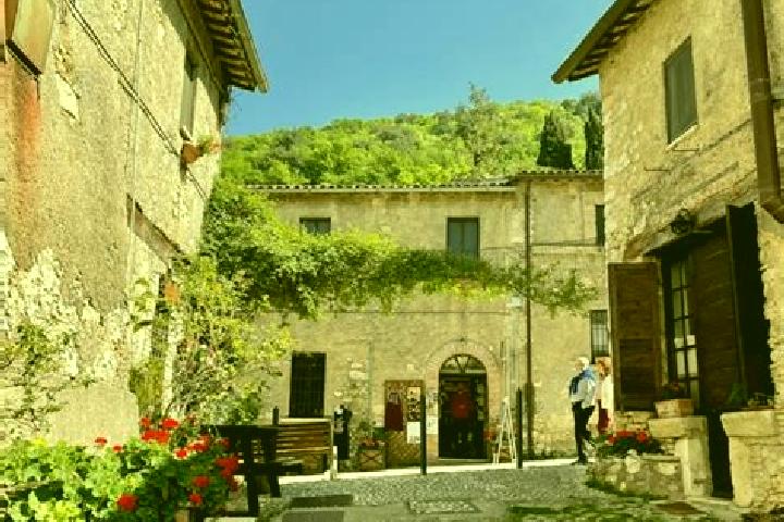 Luna, 29 — Escort in Castelnuovo di Farfa, Italy
