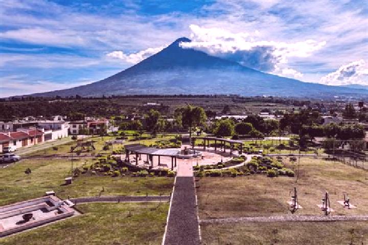 Luna, 29 — Escort in San Miguel Duenas, Guatemala