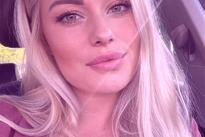 Luna, 30, a blonde hazel-eyed caucasian companion based in Kollerschlag. Offering Fetish, Domination, Erotic Massage. Available for incall and outcall, overn...