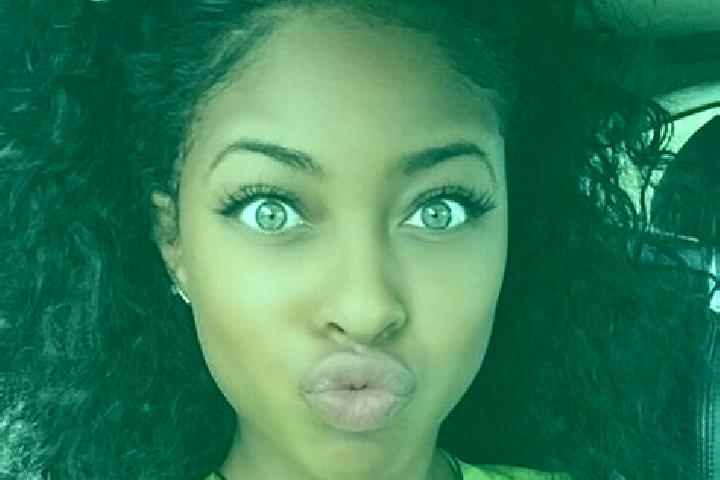 Luna, 30, a chestnut green-eyed ebony companion based in Pasteria-Lapide. Offering Travel Companion, Fetish, BDSM, Deep French Kissing, Girlfriend Experience...