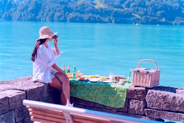 Luna, 30 — Escort in Adliswil / Tal, Switzerland