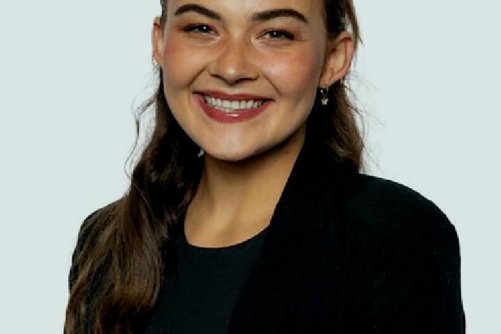Luna, 30 — Escort in Garbutt, Australia