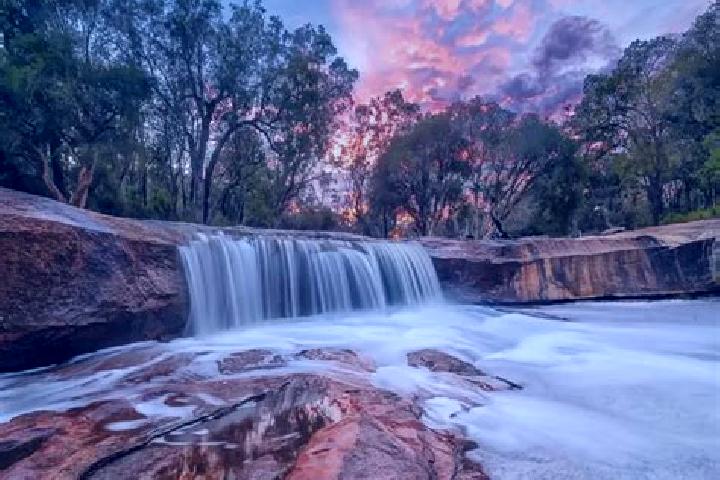 Luna, 30 — Escort in Gidgegannup, Australia