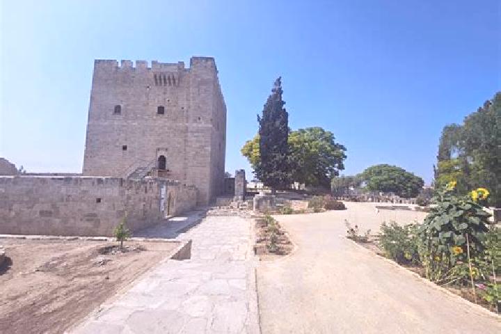 Luna, 30 — Escort in Kolossi, Cyprus
