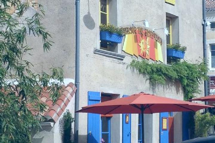 Luna, 30 — Escort in Mouchamps, France
