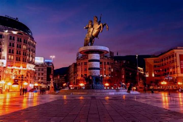 Luna, 30 — Escort in Valandovo, North Macedonia
