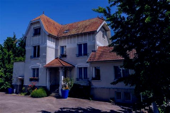 Luna, 30 — Escort in Vendeuvre-sur-Barse, France