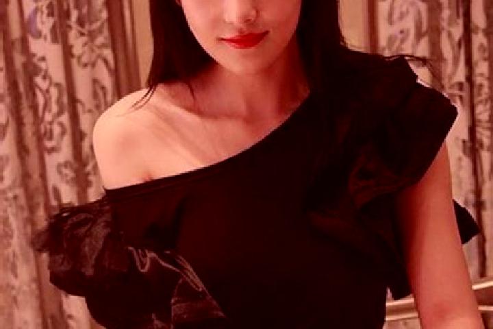 Luna, 31, a red dark-eyed asian companion based in Gunzwil. Offering CIM, A-Level, 69, Party Girl. Available for incall and outcall, overnight bookings avail...