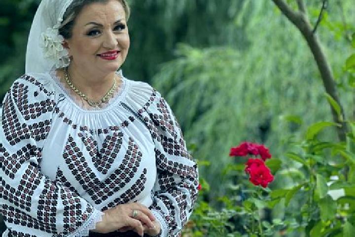 Luna, 31 — Escort in Ciresu, Romania