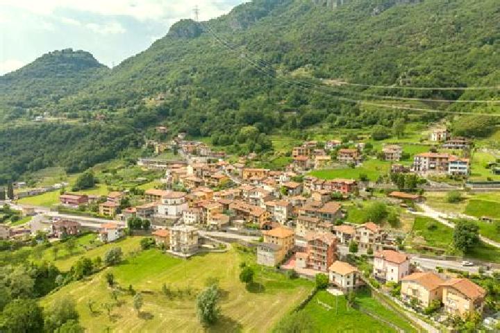 Luna, 31 — Escort in Sovere, Italy