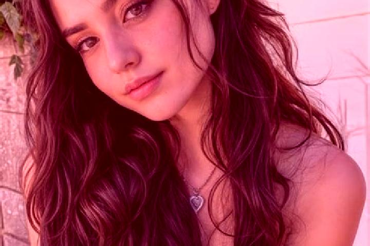 Luna, 32, a auburn hazel-eyed latina companion based in Juxi. Offering Prostate Massage, Couples, Girlfriend Experience. Available for incall and outcall, da...