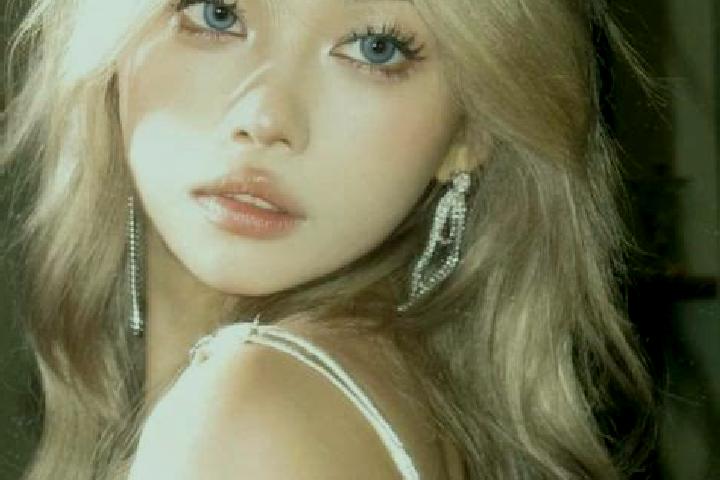 Luna, 32, a blonde amber-eyed asian companion based in Bezouce. Offering A-Level, Duos, Striptease. Available for incall and outcall, day and evening dates.