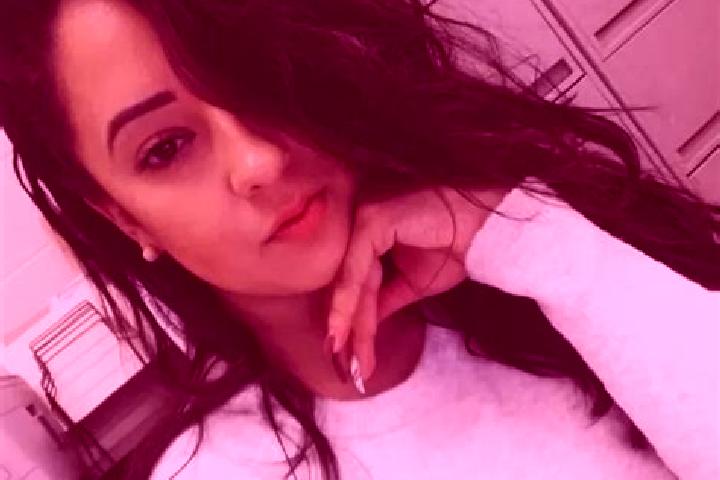 Luna, 32, a brunette grey-eyed indian companion based in Majalaya. Offering Striptease, OWO, Dinner Date, Erotic Massage. Available for incall and outcall, o...