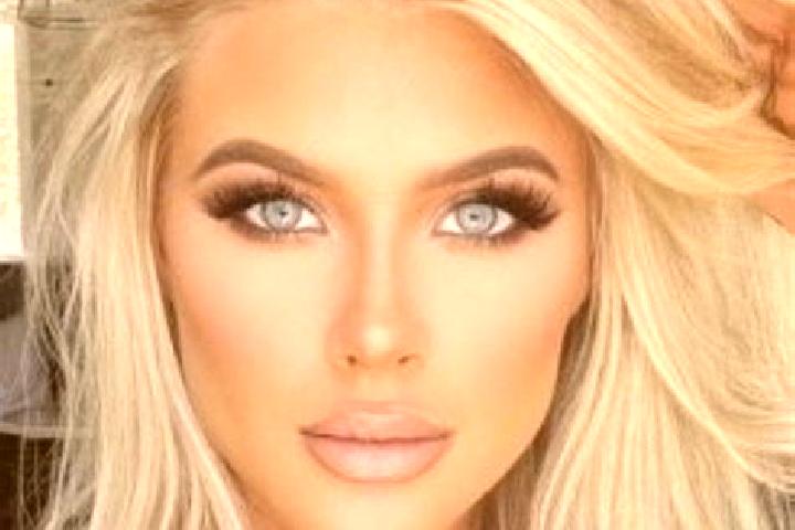 Luna, 32, a platinum blonde hazel-eyed middle eastern companion based in Horomerice. Offering Overnight, BDSM, Roleplay, Travel Companion. Available for inca...