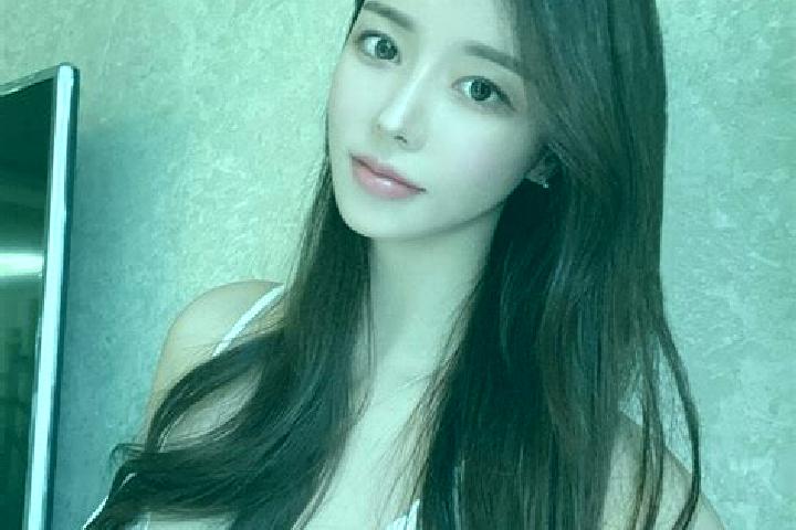 Luna, 32 — Escort in Chengui, China