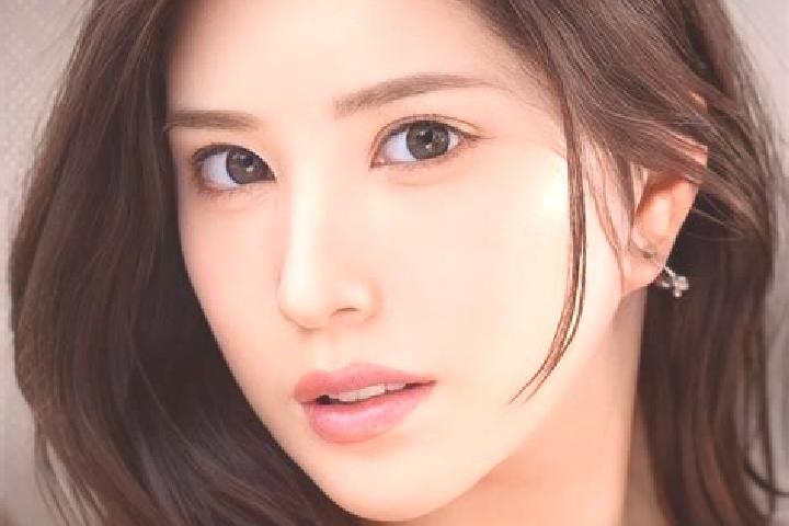 Luna, 32 — Escort in Naji, China
