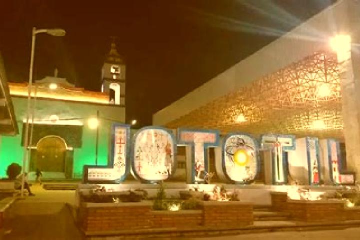 Luna, 32 — Escort in San Agustin Jitotol, Mexico