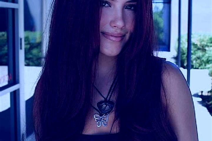 Luna, 33, a auburn dark-eyed european companion based in Vogau. Offering Massage, Fetish, OWO. Available for incall and outcall, overnight bookings available.