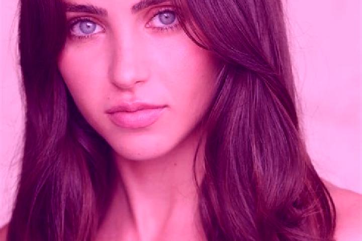 Luna, 33, a black brown-eyed latina companion based in Cour-sur-Heure. Offering Massage, Striptease, 69, Erotic Massage, Deep French Kissing. Available for i...