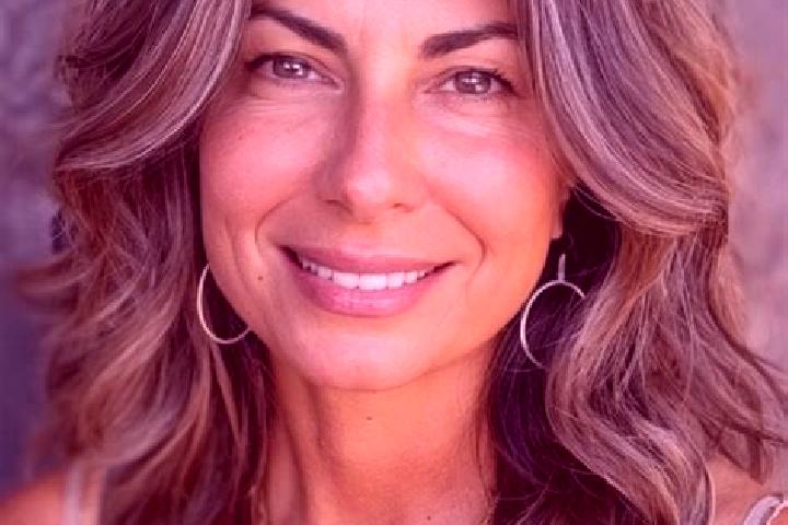 Luna, 33, a brunette grey-eyed middle eastern companion based in Nuanquan. Offering GFE, Massage, CIM. Available for incall and outcall, day and evening dates.